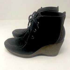 Timberland Monogram Wallaby Boots – Leather/Suede, Moc Crepe Wedge, size 6